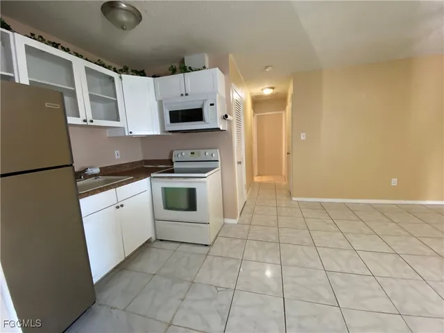 $995 | 17375 Dowling Drive, Unit 17377, Fort Myers, FL 33967