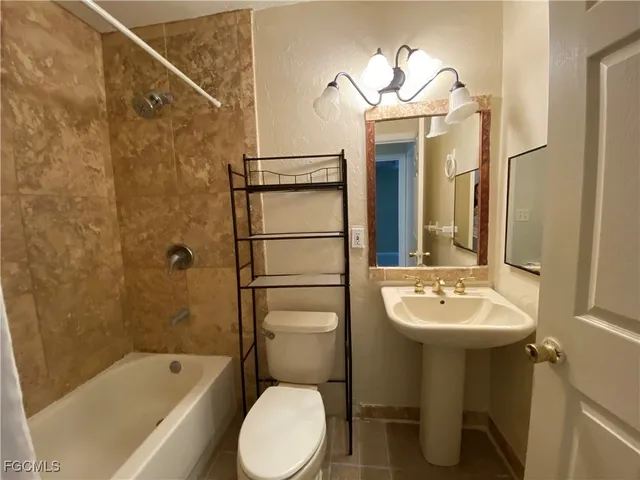 $995 | 17375 Dowling Drive, Unit 17377, Fort Myers, FL 33967