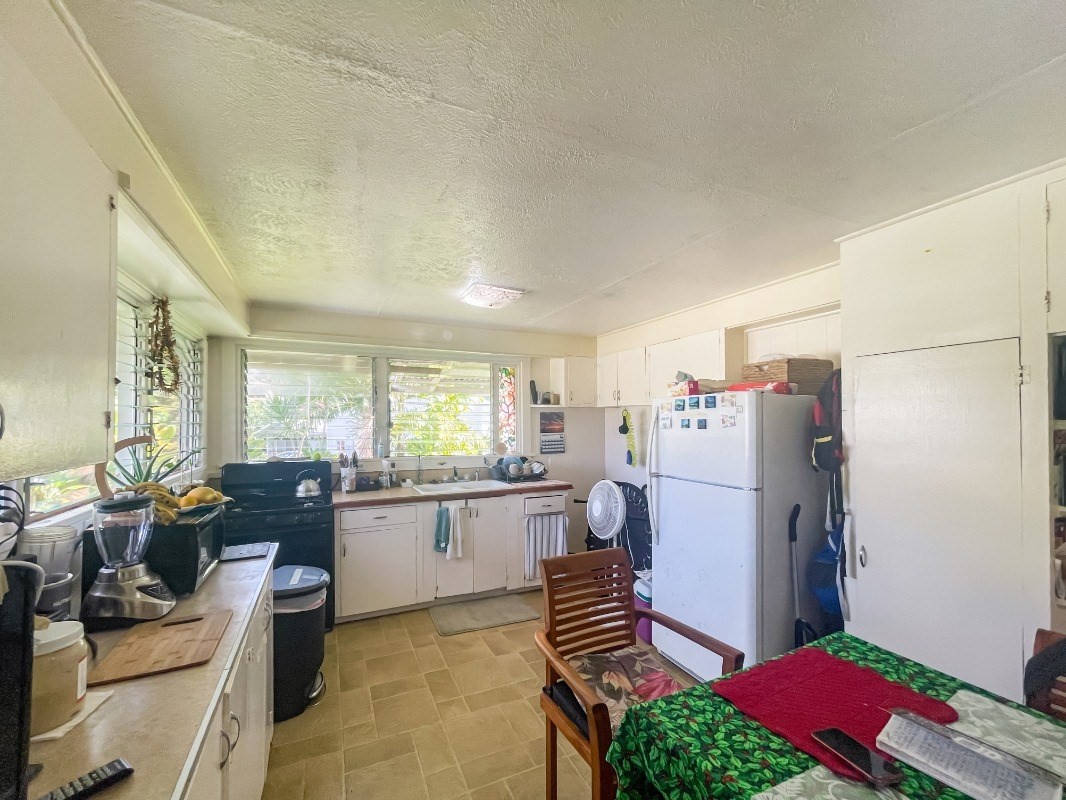 12 Keokea Loop Hilo, HI 96720 - Photo 2 of 23