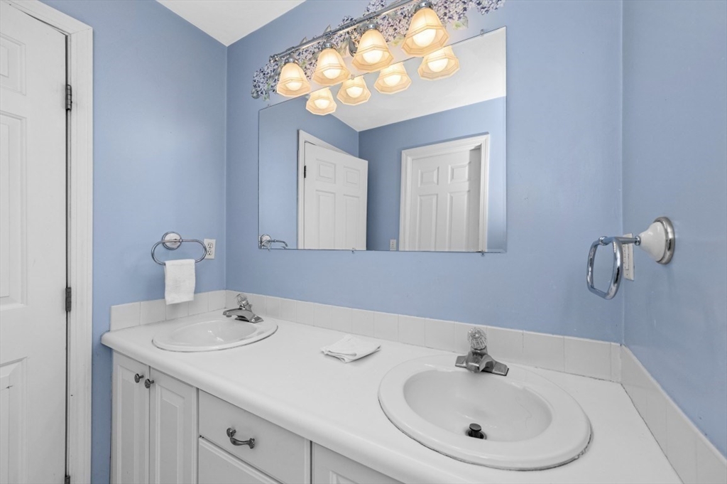 1 Whitcomb Way North Reading, MA 01864 - Photo 30 of 42