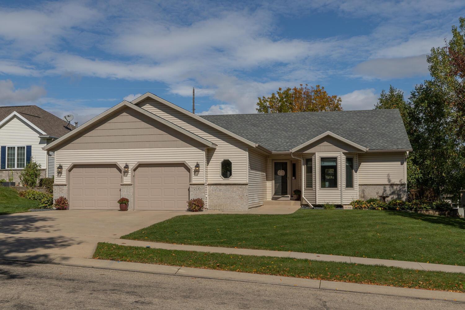 2530 Parkhill Lane Southwest Rochester, MN 55902 - Photo 1 of 36