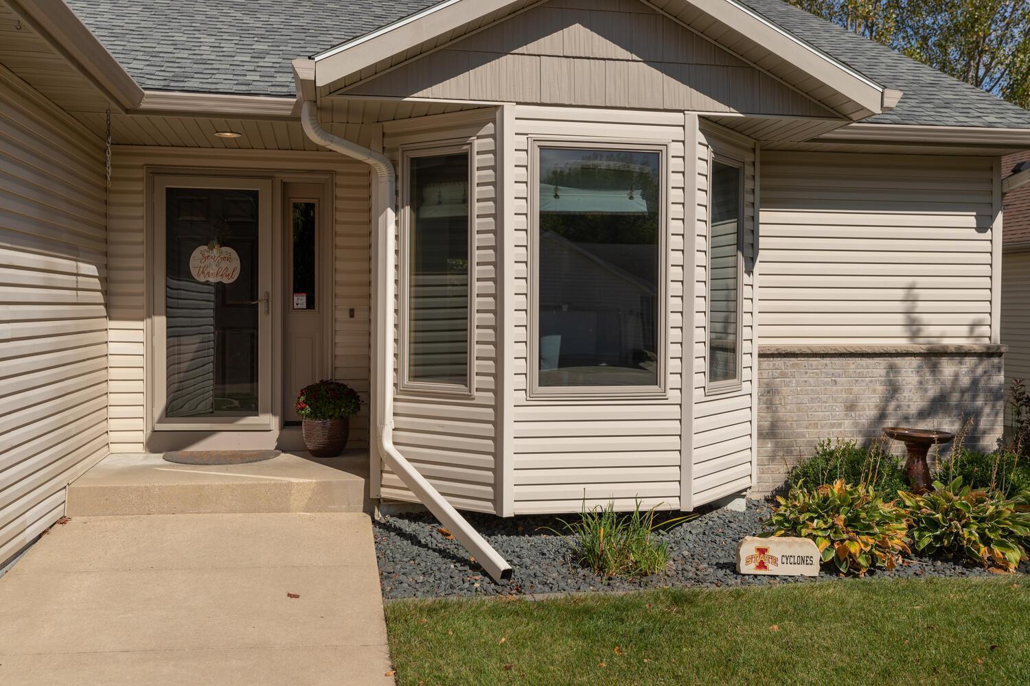 2530 Parkhill Lane Southwest Rochester, MN 55902 - Photo 2 of 36