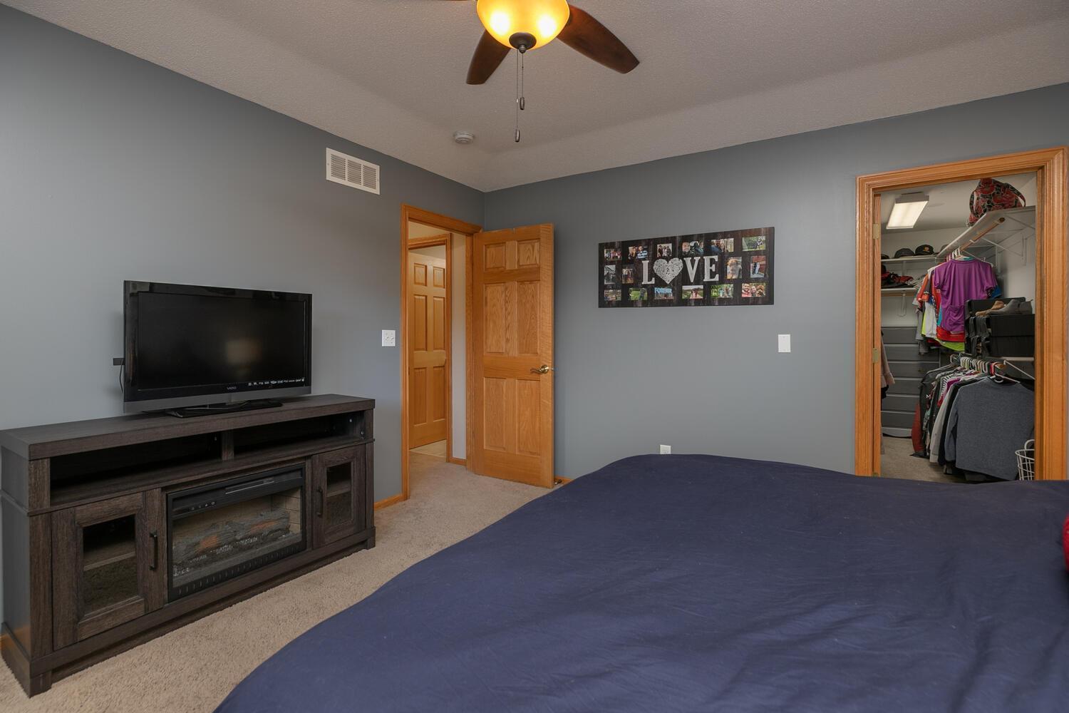 2530 Parkhill Lane Southwest Rochester, MN 55902 - Photo 14 of 36