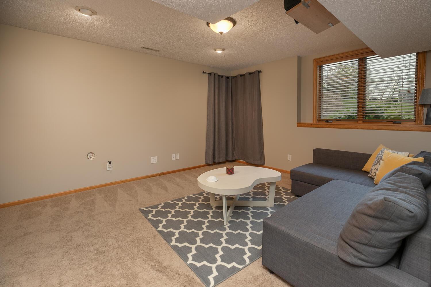 2530 Parkhill Lane Southwest Rochester, MN 55902 - Photo 20 of 36