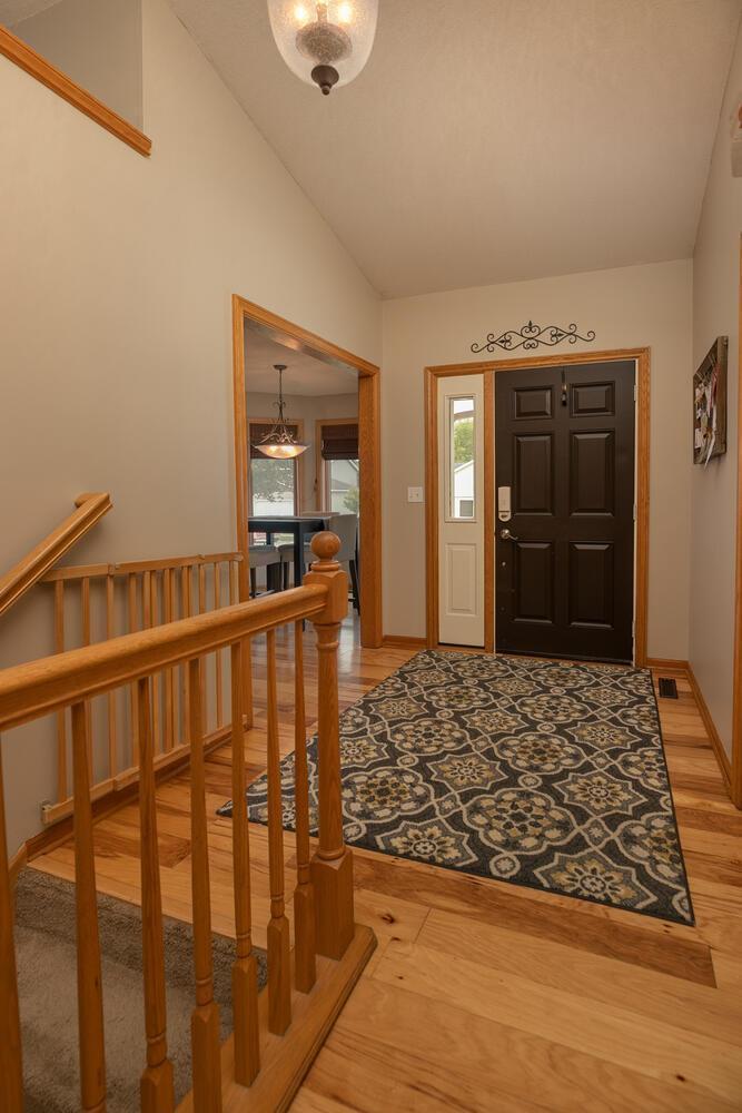 2530 Parkhill Lane Southwest Rochester, MN 55902 - Photo 3 of 36