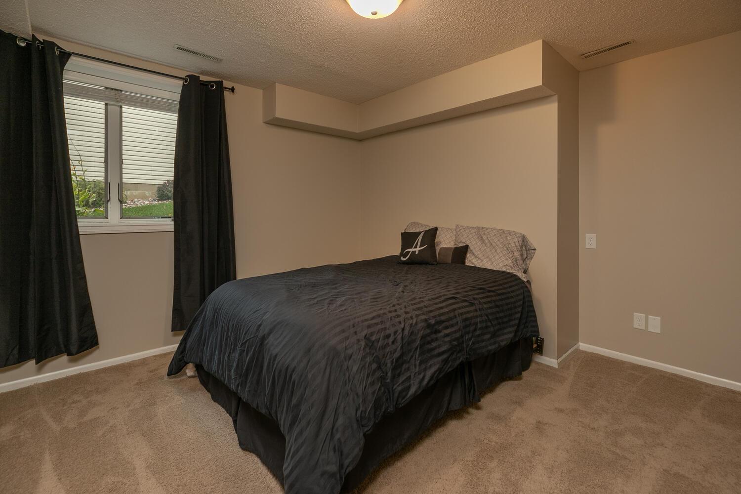 2530 Parkhill Lane Southwest Rochester, MN 55902 - Photo 25 of 36