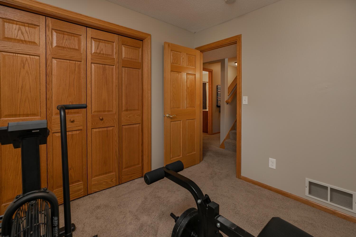2530 Parkhill Lane Southwest Rochester, MN 55902 - Photo 28 of 36