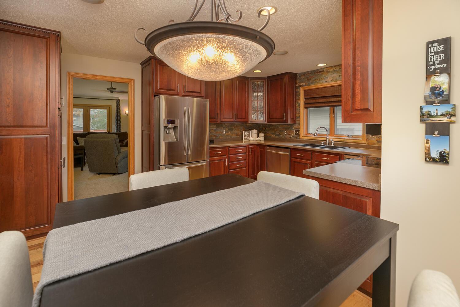 2530 Parkhill Lane Southwest Rochester, MN 55902 - Photo 9 of 36