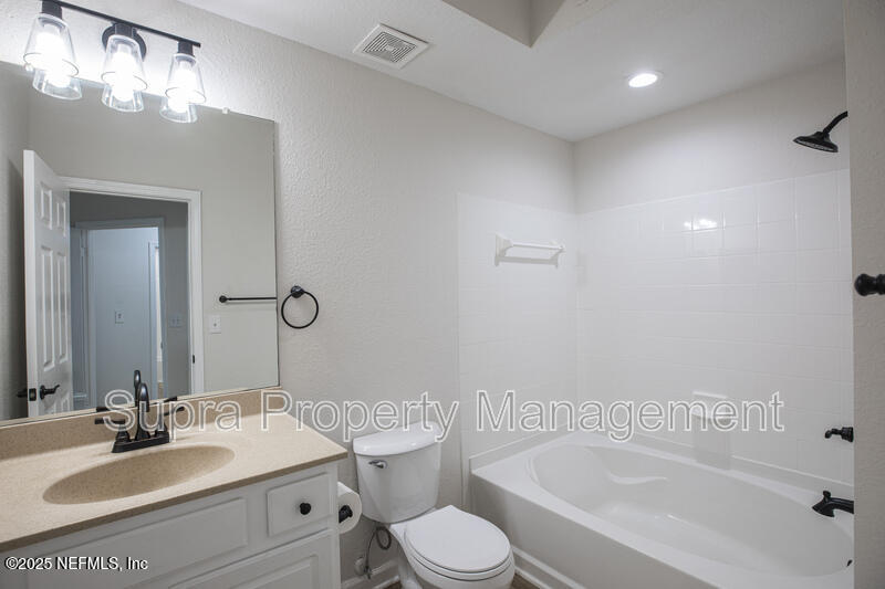 10075 Gate Parkway, Unit 2605 Jacksonville, FL 32246 - Photo 18 of 22 70b24158-0359-49f1-a802-3bf6dab29f52