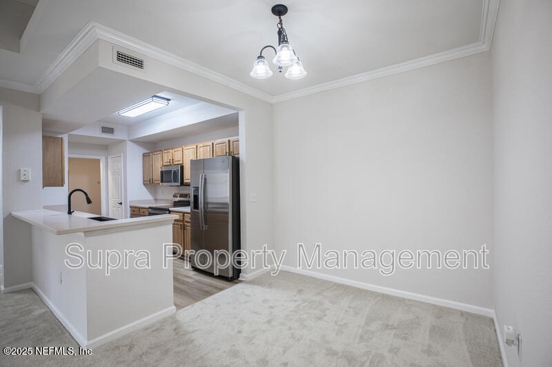 10075 Gate Parkway, Unit 2605 Jacksonville, FL 32246 - Photo 9 of 22 7374159e-754e-4972-b535-5a2ad2d8242e