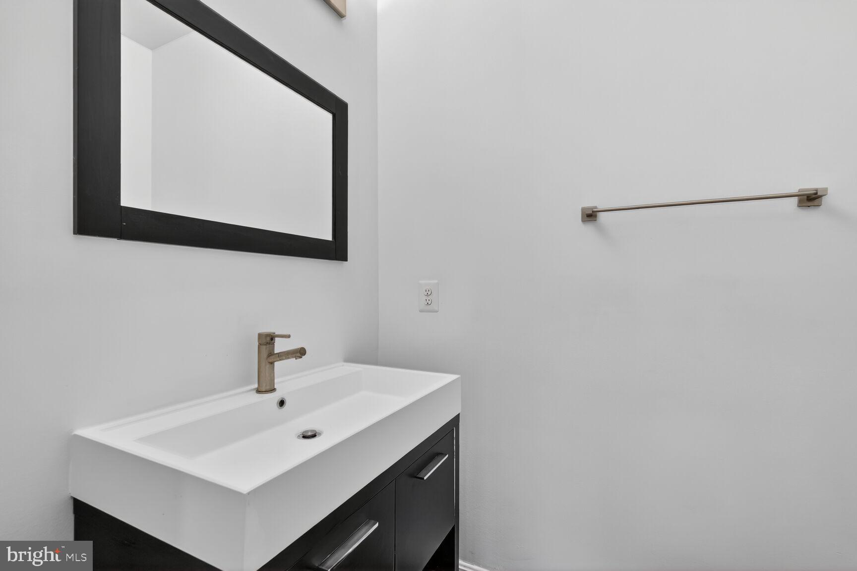 1242 Anacostia Road Southeast Washington, DC 20019 - Photo 6 of 27 Powder Room