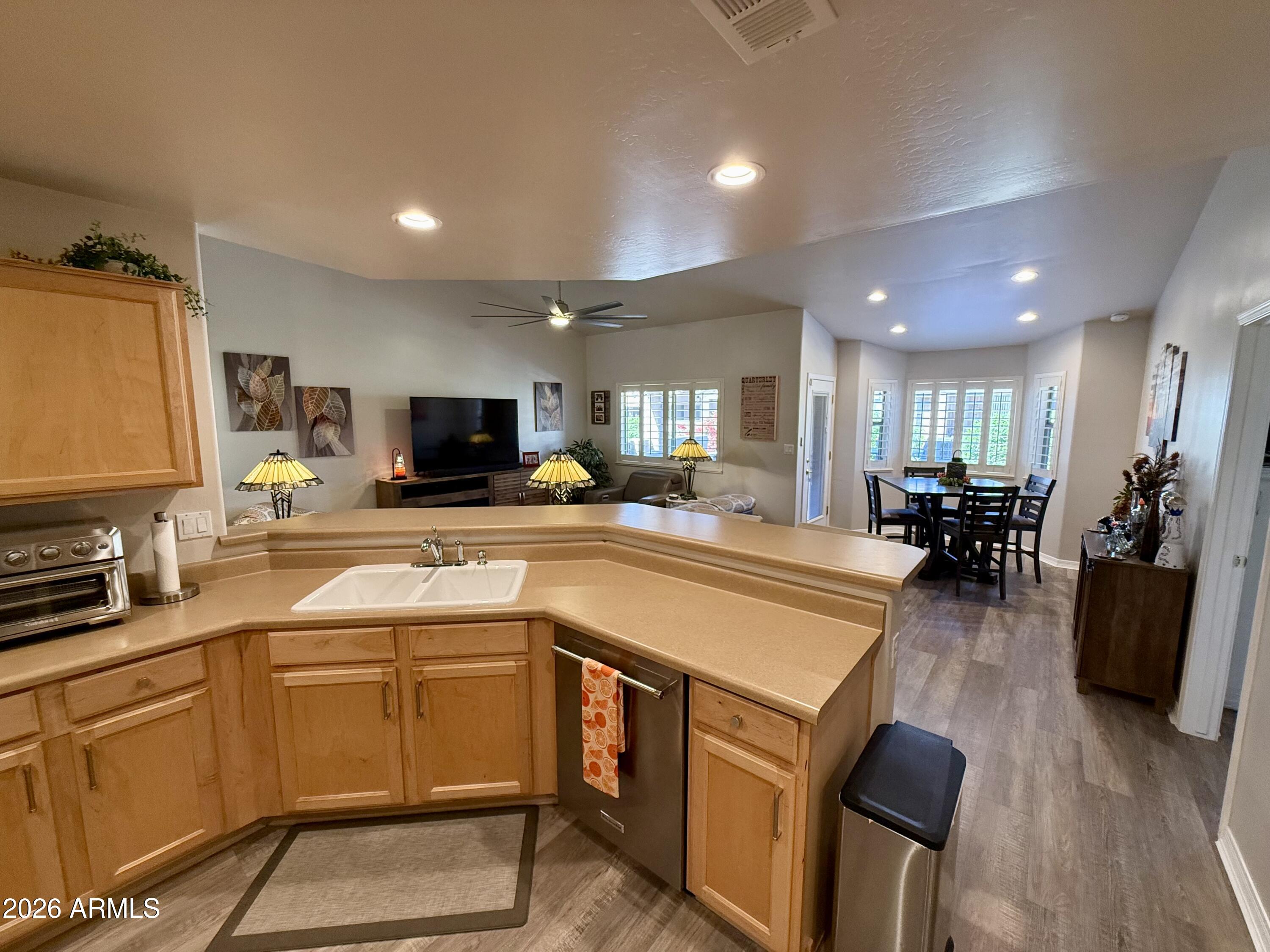 4202 East Broadway Road, Unit 138 Mesa, AZ 85206 - Photo 5 of 17 Kitchen