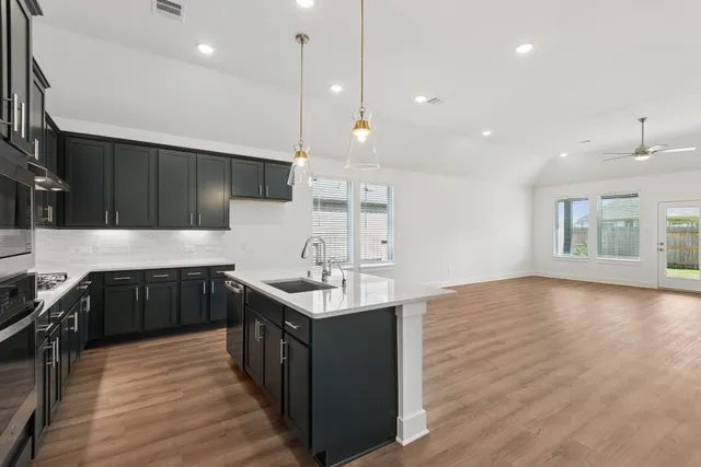 $374,990 | 3323 Hereford Drive, Rosenberg, TX 77471