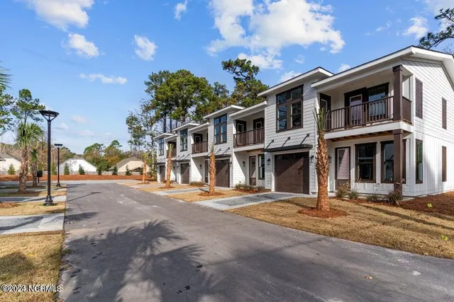 $2,200 | 1910 Seacottage Way, Wilmington, NC 28403