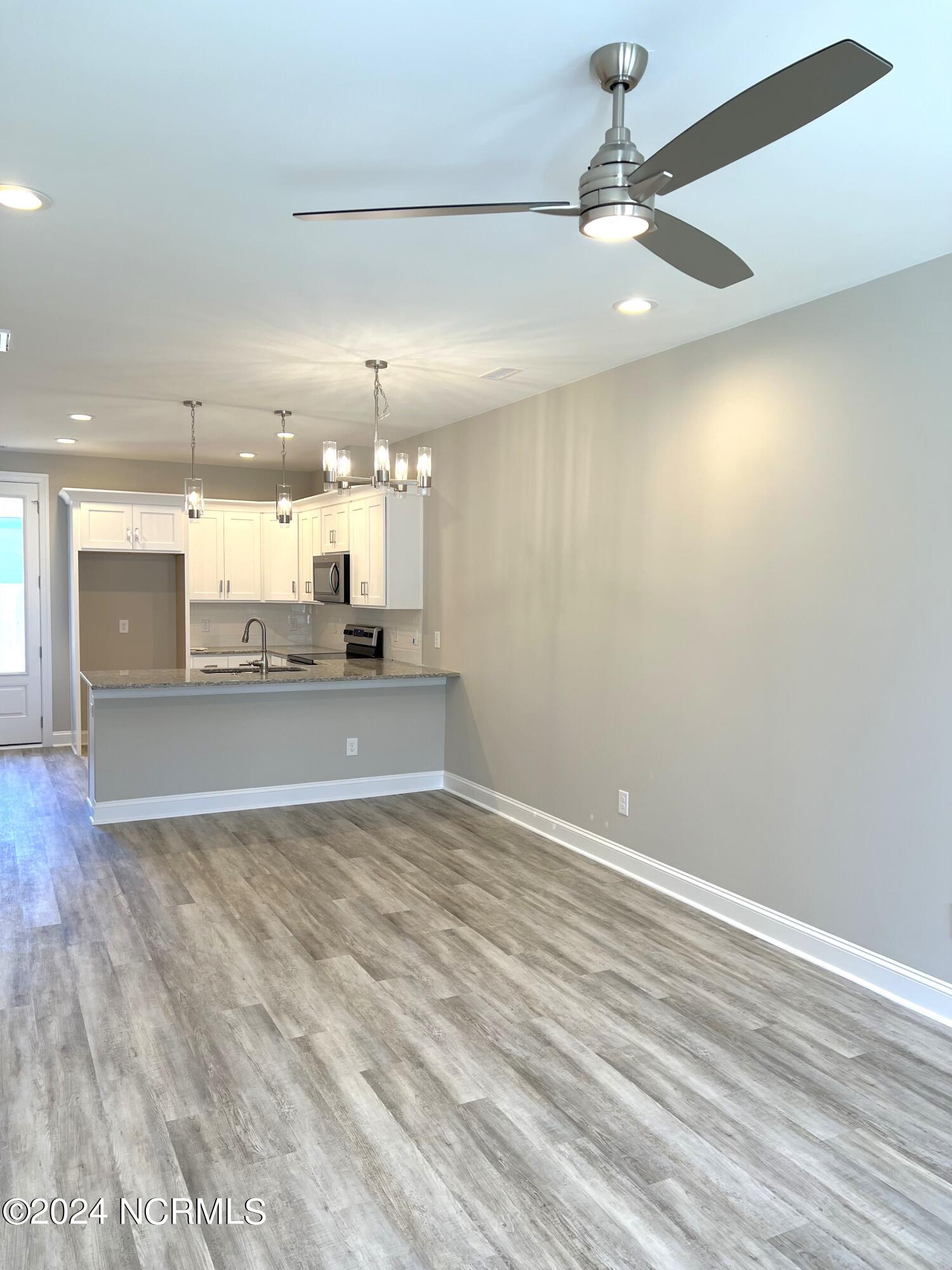 1910 Seacottage Way Wilmington, NC 28403 - Photo 5 of 17 IMG_6204