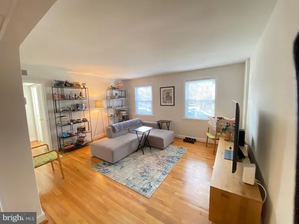 $2,100 | 706 South Fayette Street, Unit 12, Alexandria, VA 22314