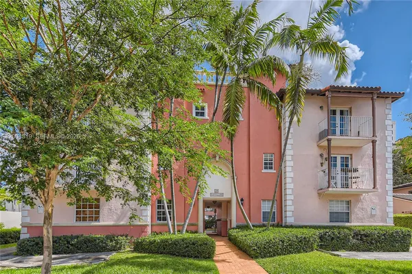 $400,000 | 29 Santillane Avenue, Unit 2, Coral Gables, FL 33134