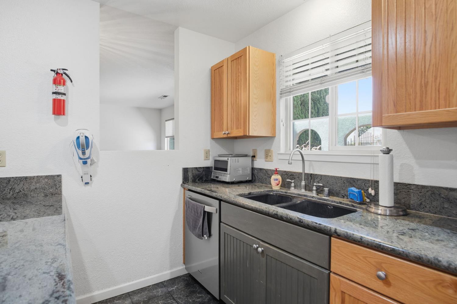 1070 Georgetown Avenue Turlock, CA 95382 - Photo 8 of 20