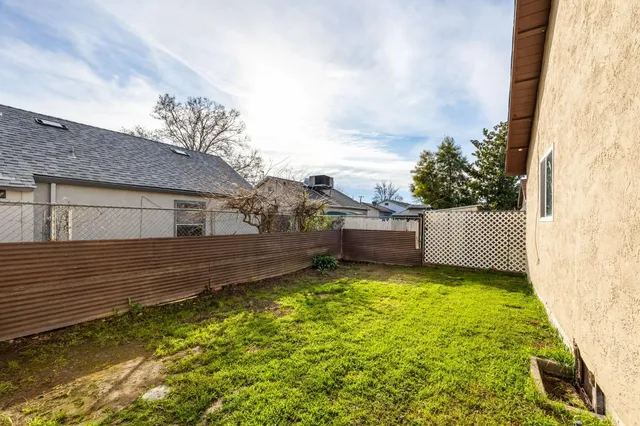 $330,000 | 2332 Piercy Way, Sacramento, CA 95838