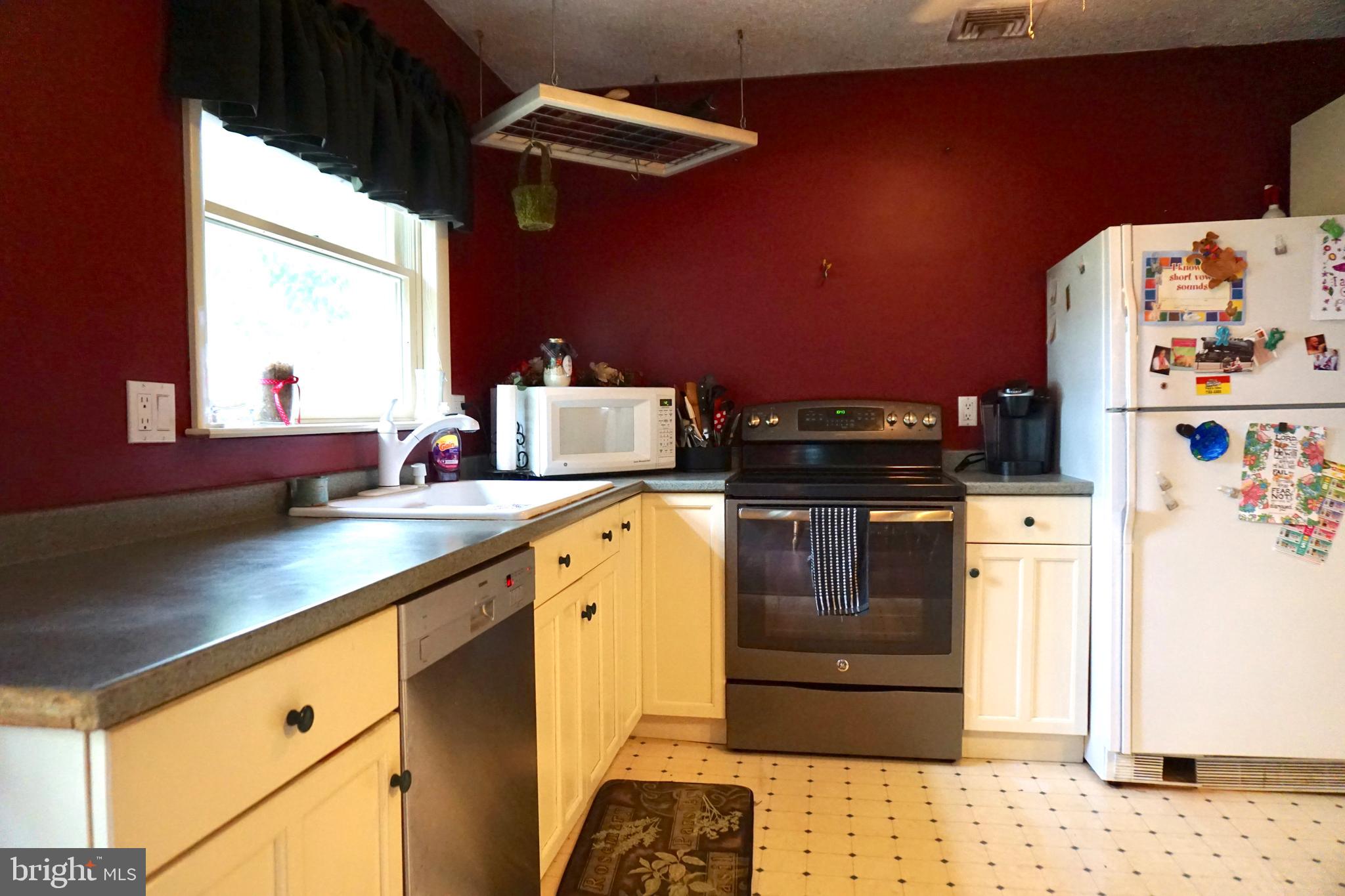 23 Allen Road Ephrata, PA 17522 - Photo 12 of 26 Gallery Image 12