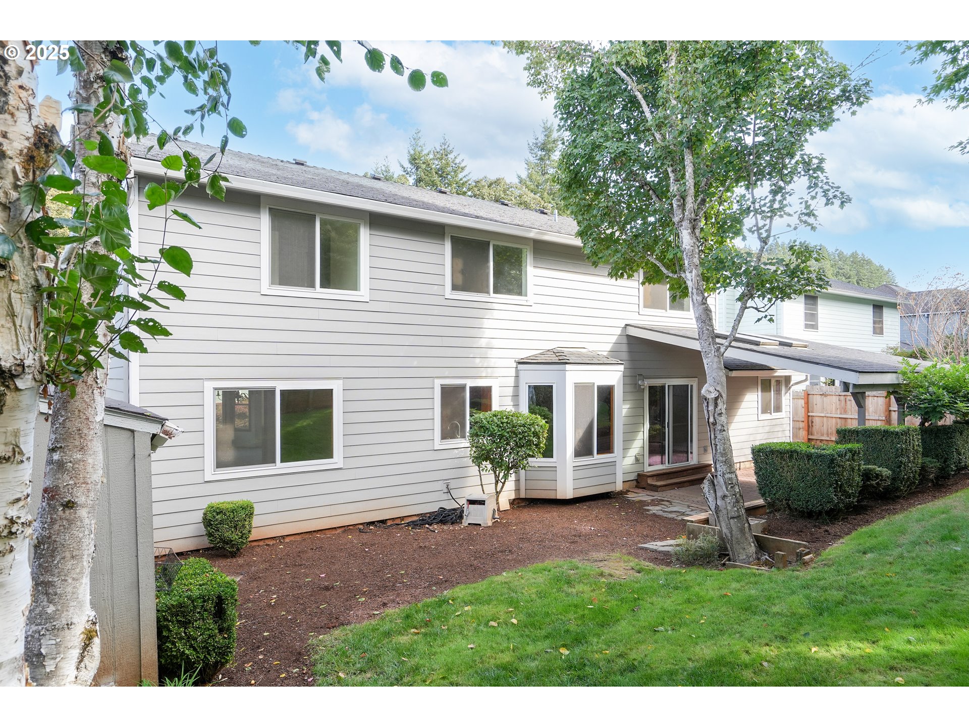 5561 Springwood Avenue Southeast Salem, OR 97306 - Photo 36 of 42 a house view with a garden space