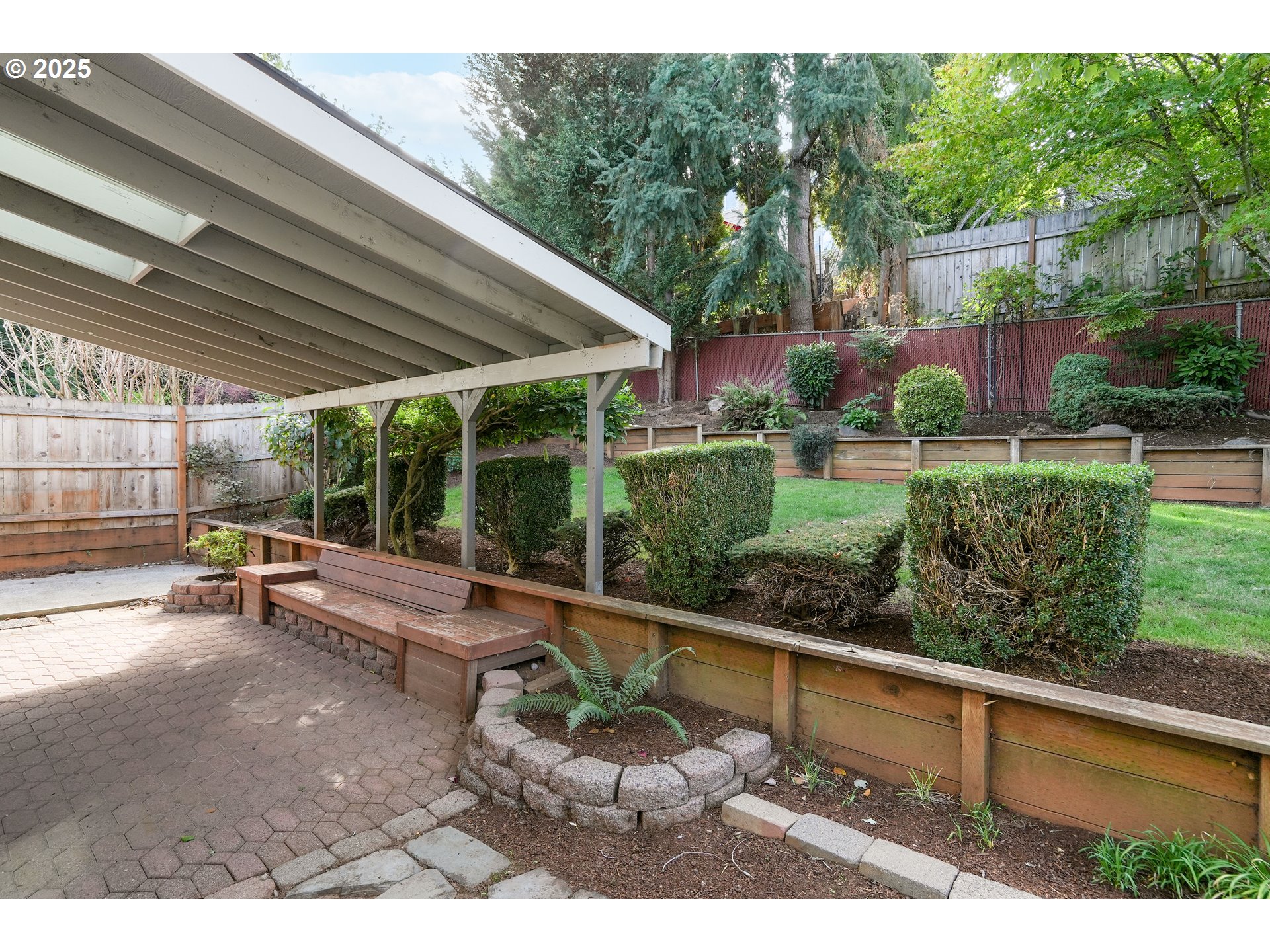 5561 Springwood Avenue Southeast Salem, OR 97306 - Photo 39 of 42 a view of a backyard with sitting area