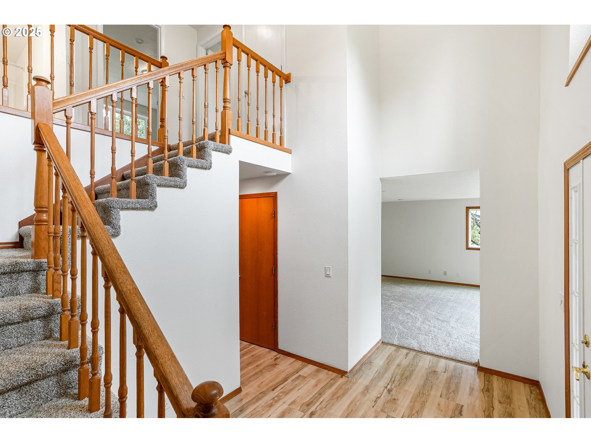5561 Springwood Avenue Southeast Salem, OR 97306 - Photo 10 of 42 a view of an entryway with wooden floor