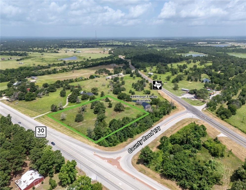 7165 State Highway 30 Anderson, TX 77830 - Photo 2 of 5 a view of a lake from a balcony