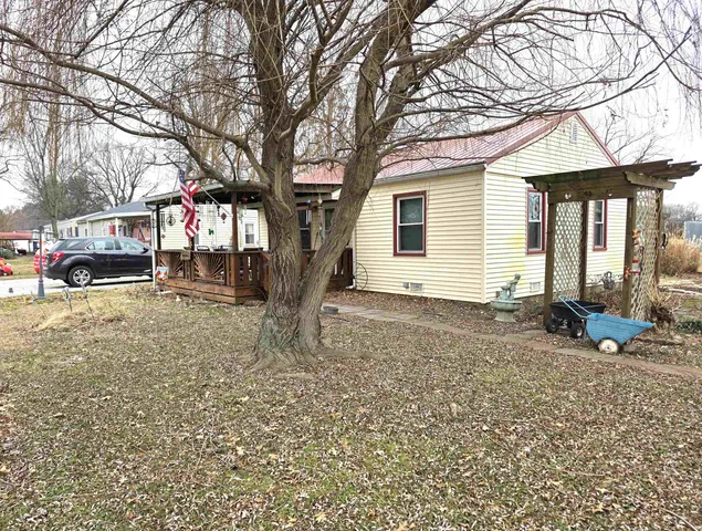 $64,900 | 105 Watkins Street, Cisne, IL 62823