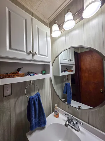 $64,900 | 105 Watkins Street, Cisne, IL 62823