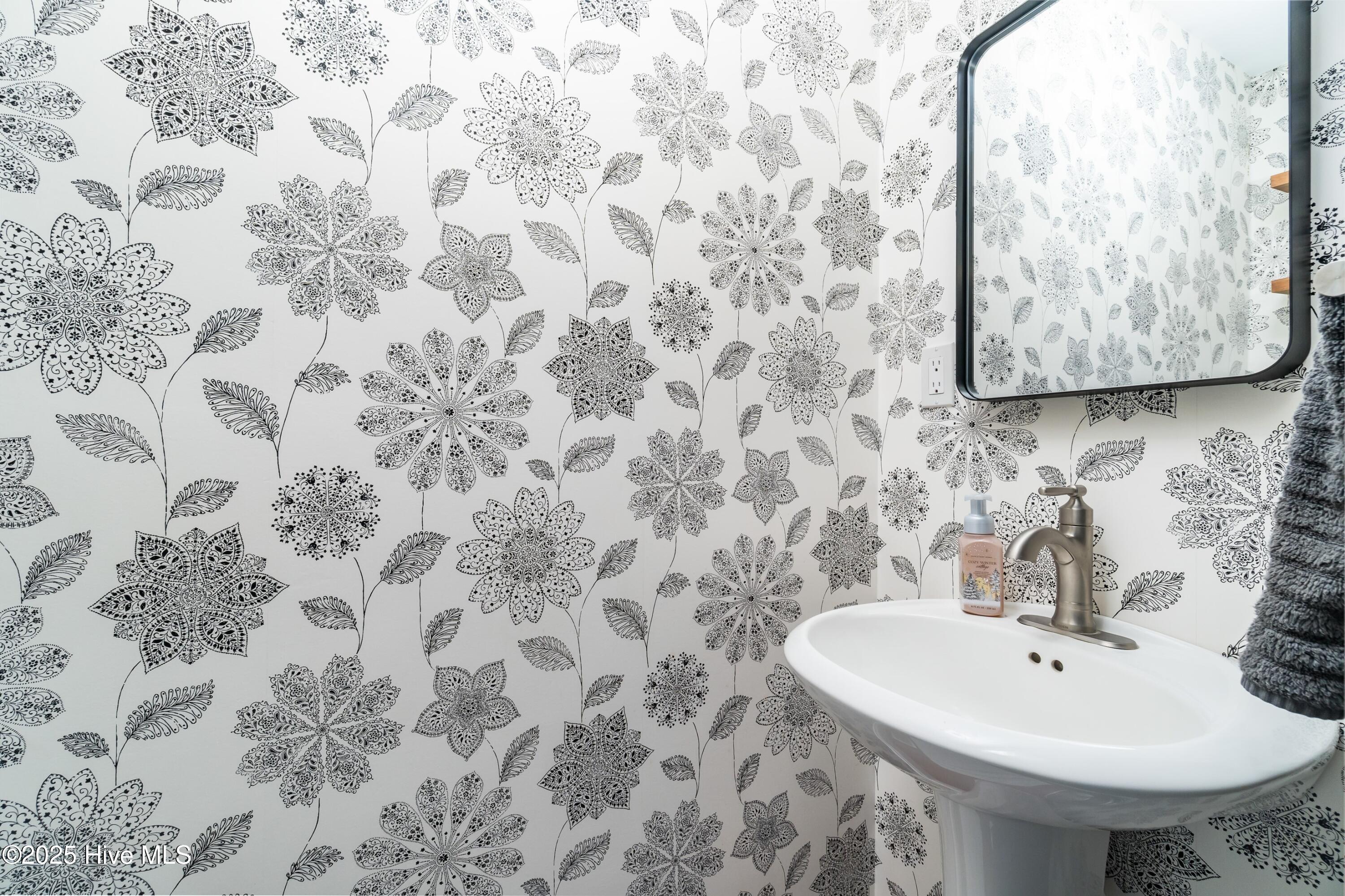 400 Ragan Road Oriental, NC 28571 - Photo 12 of 42 012_Half Bath