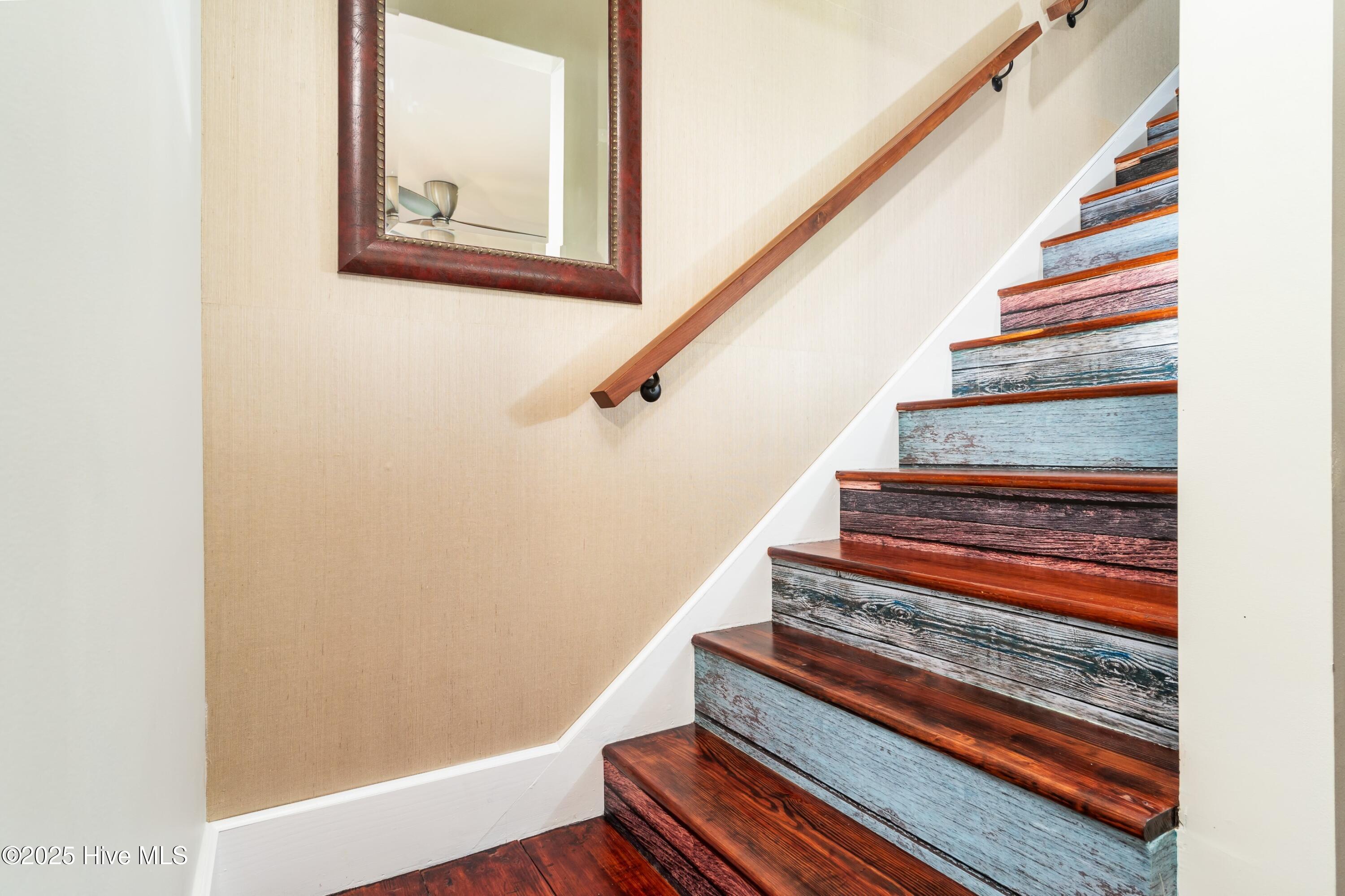 400 Ragan Road Oriental, NC 28571 - Photo 23 of 42 023_Stairway