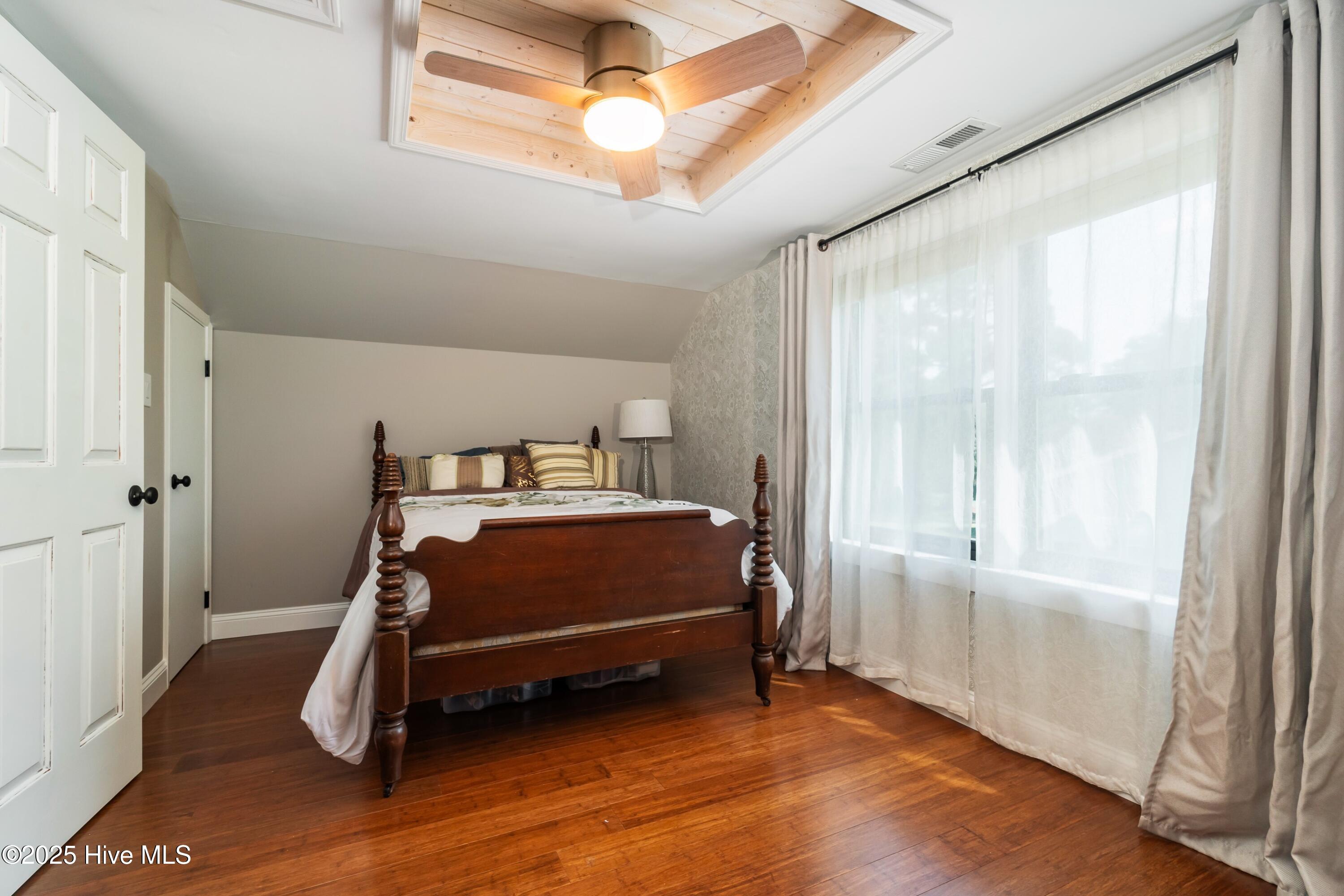 400 Ragan Road Oriental, NC 28571 - Photo 24 of 42 024_Guest Bedroom