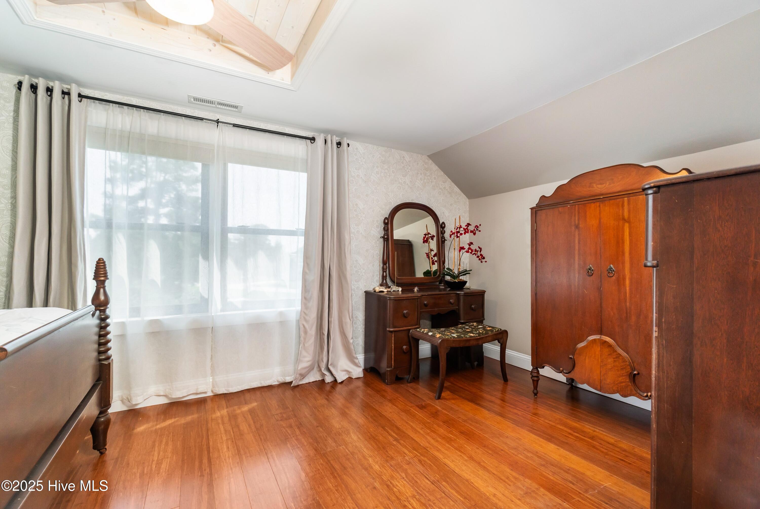 400 Ragan Road Oriental, NC 28571 - Photo 25 of 42 025_Guest Bedroom