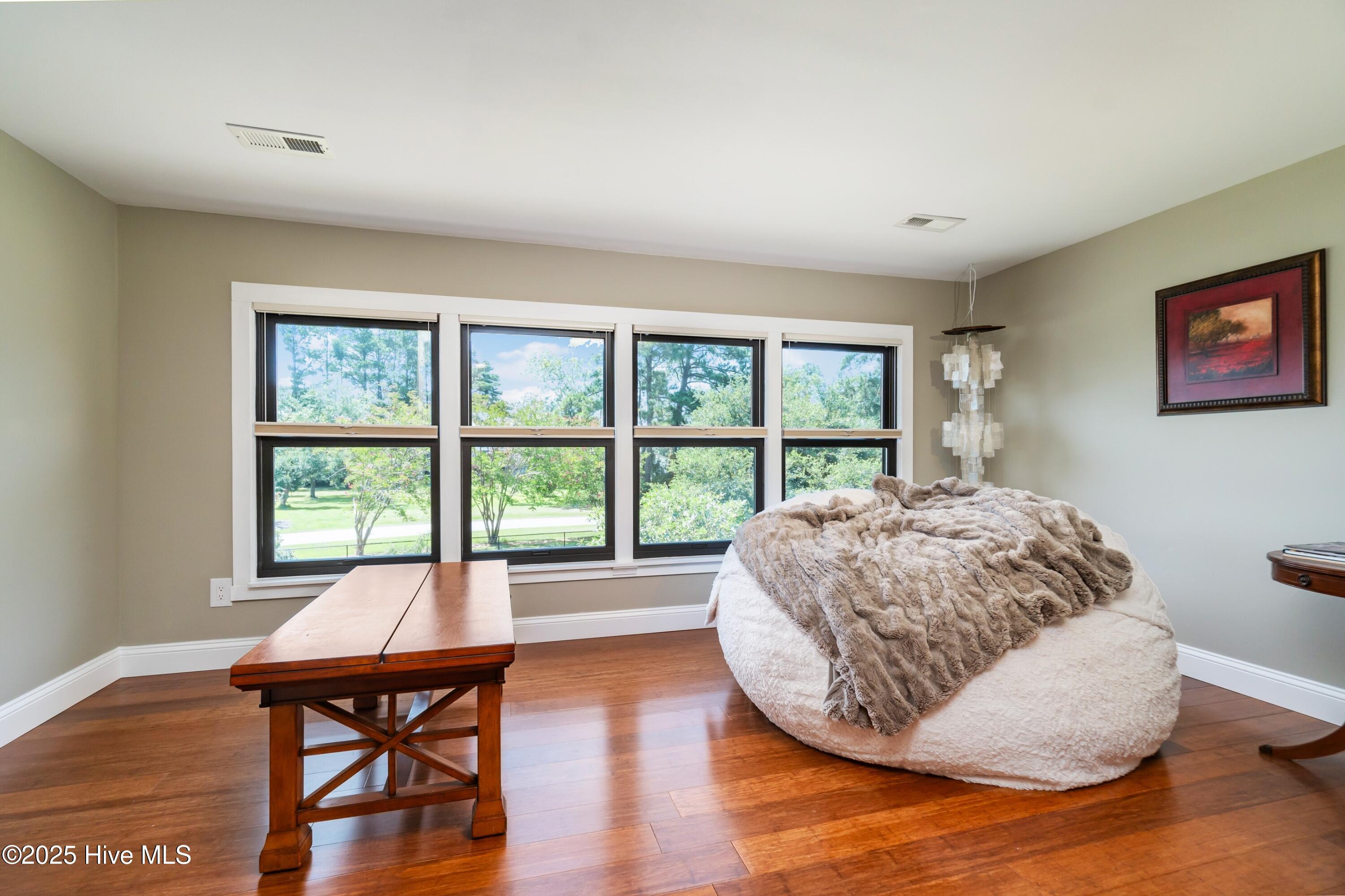 400 Ragan Road Oriental, NC 28571 - Photo 29 of 42 029_Guest Room