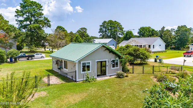 $570,000 | 400 Ragan Road, Oriental, NC 28571