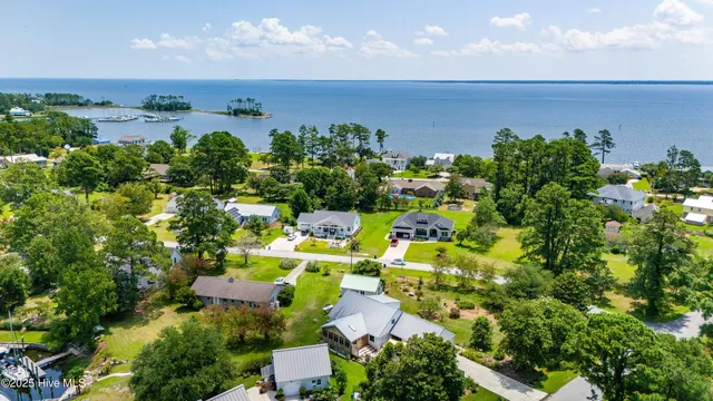 $570,000 | 400 Ragan Road, Oriental, NC 28571