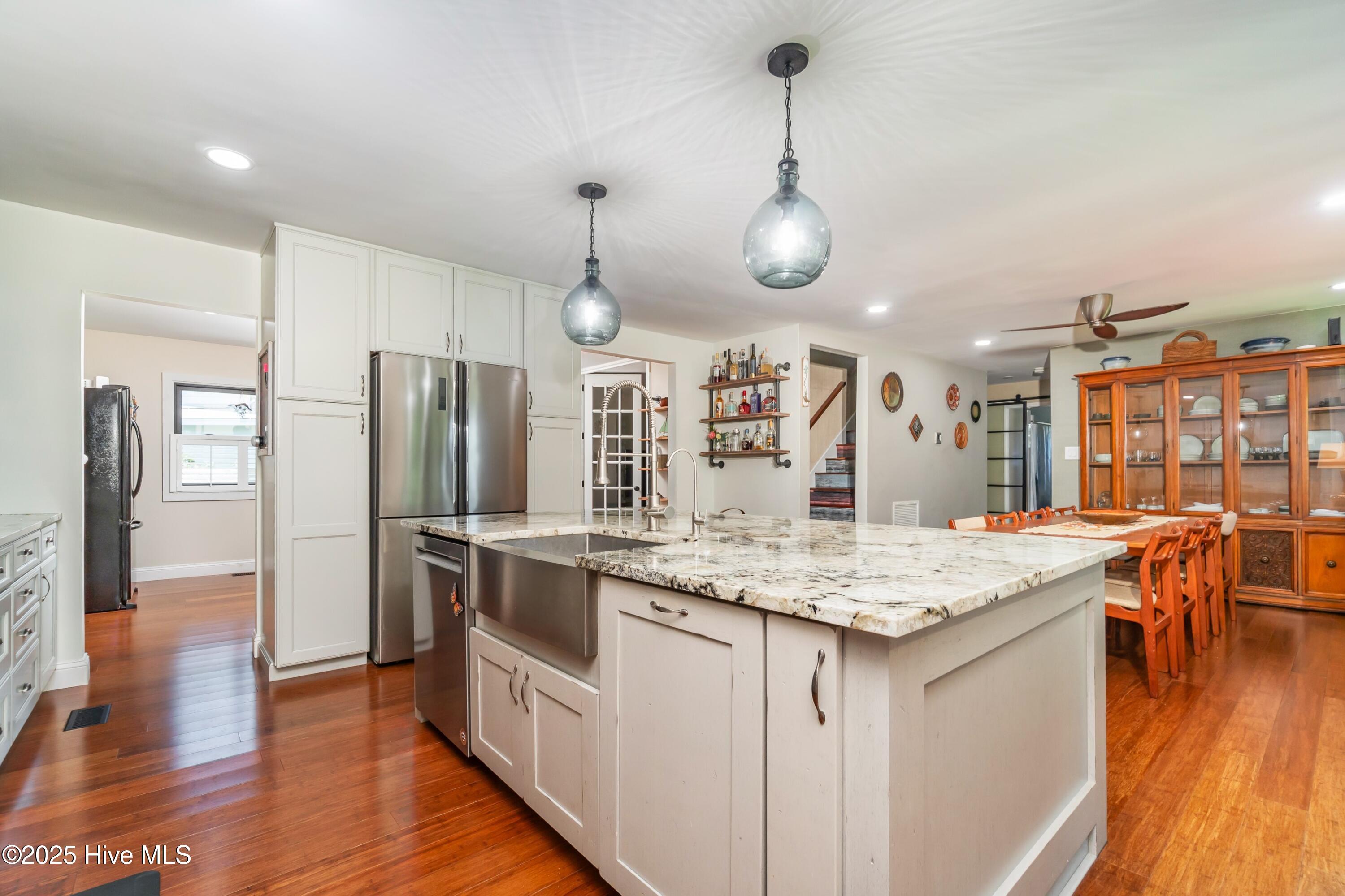 400 Ragan Road Oriental, NC 28571 - Photo 8 of 42 008_Kitchen