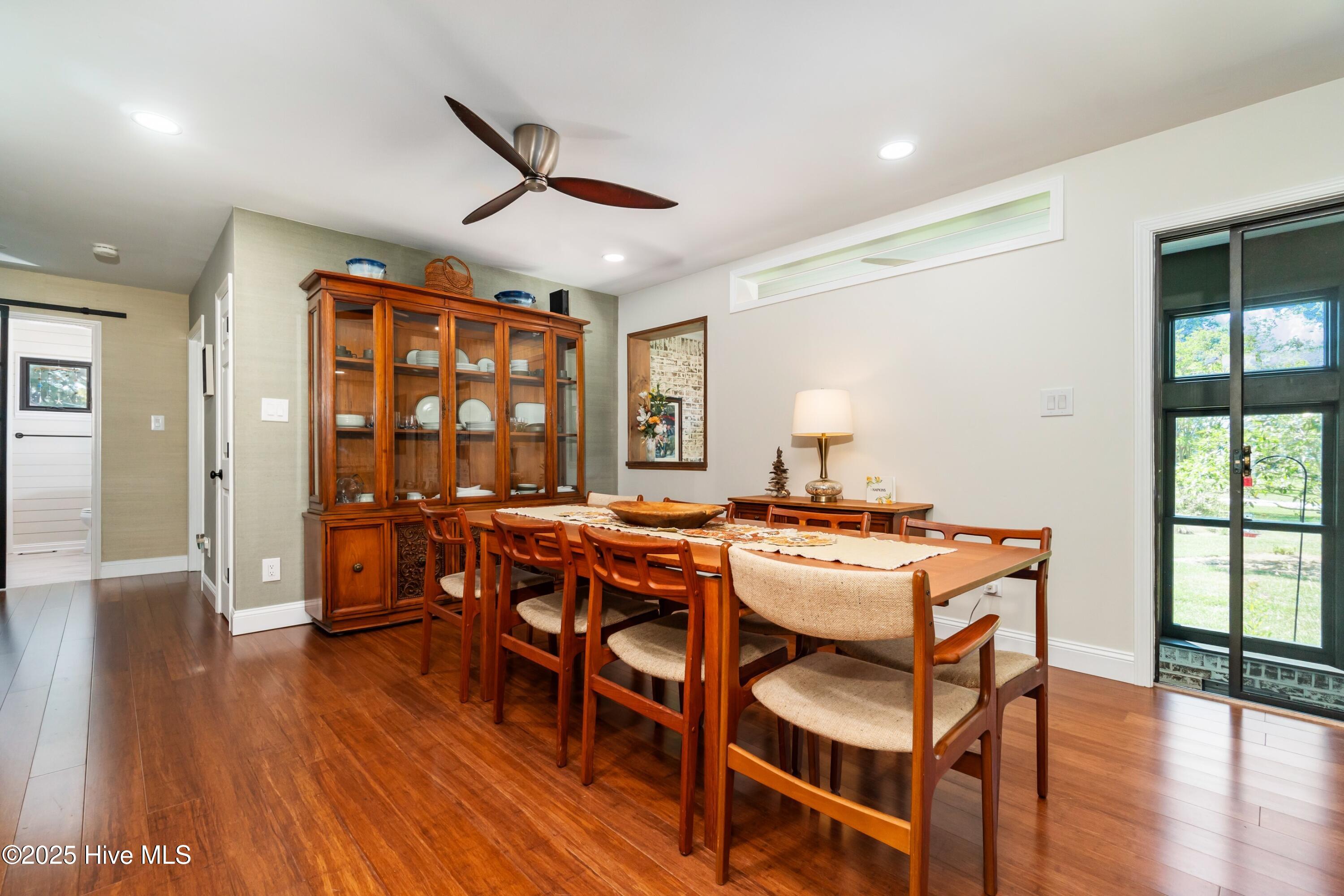 400 Ragan Road Oriental, NC 28571 - Photo 10 of 42 010_Dining Room