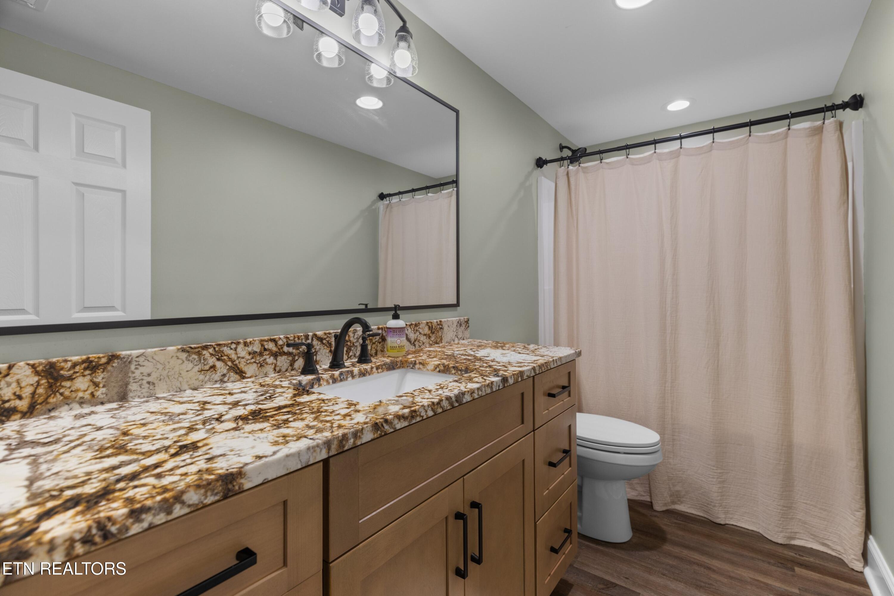 112 Reed Circle Johnson City, TN 37601 - Photo 32 of 47 044-112ReedCircle-JohnsonCity-TN-37601-S