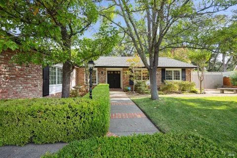 $1,950,000 | 49 Don Timoteo Court, Sonoma, CA 95476