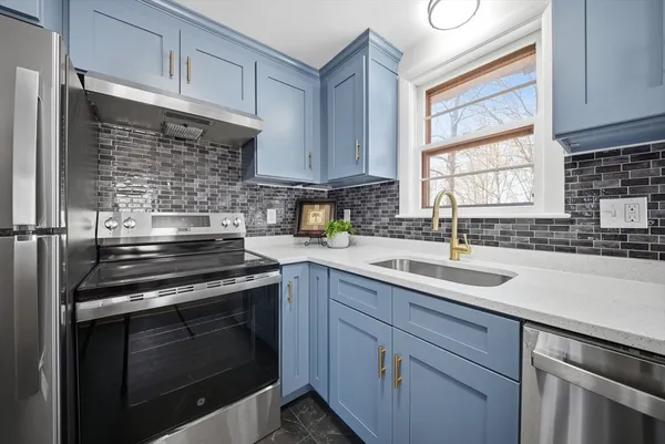 $549,000 | 9 Olympia Avenue, Woburn, MA 01801