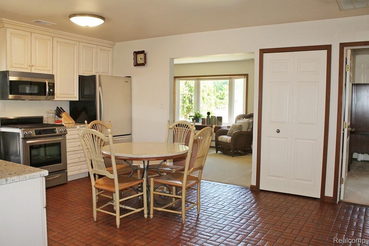 44444 Ecorse Road Belleville, MI 48111 - Photo 13 of 39 Kitchen