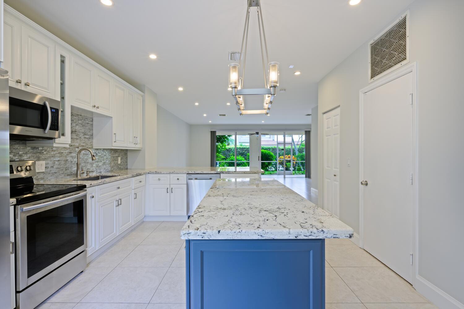 6817 Via Regina Boca Raton, FL 33433 - Photo 2 of 27 6817 Via Regina Boca Raton FL-large-004-