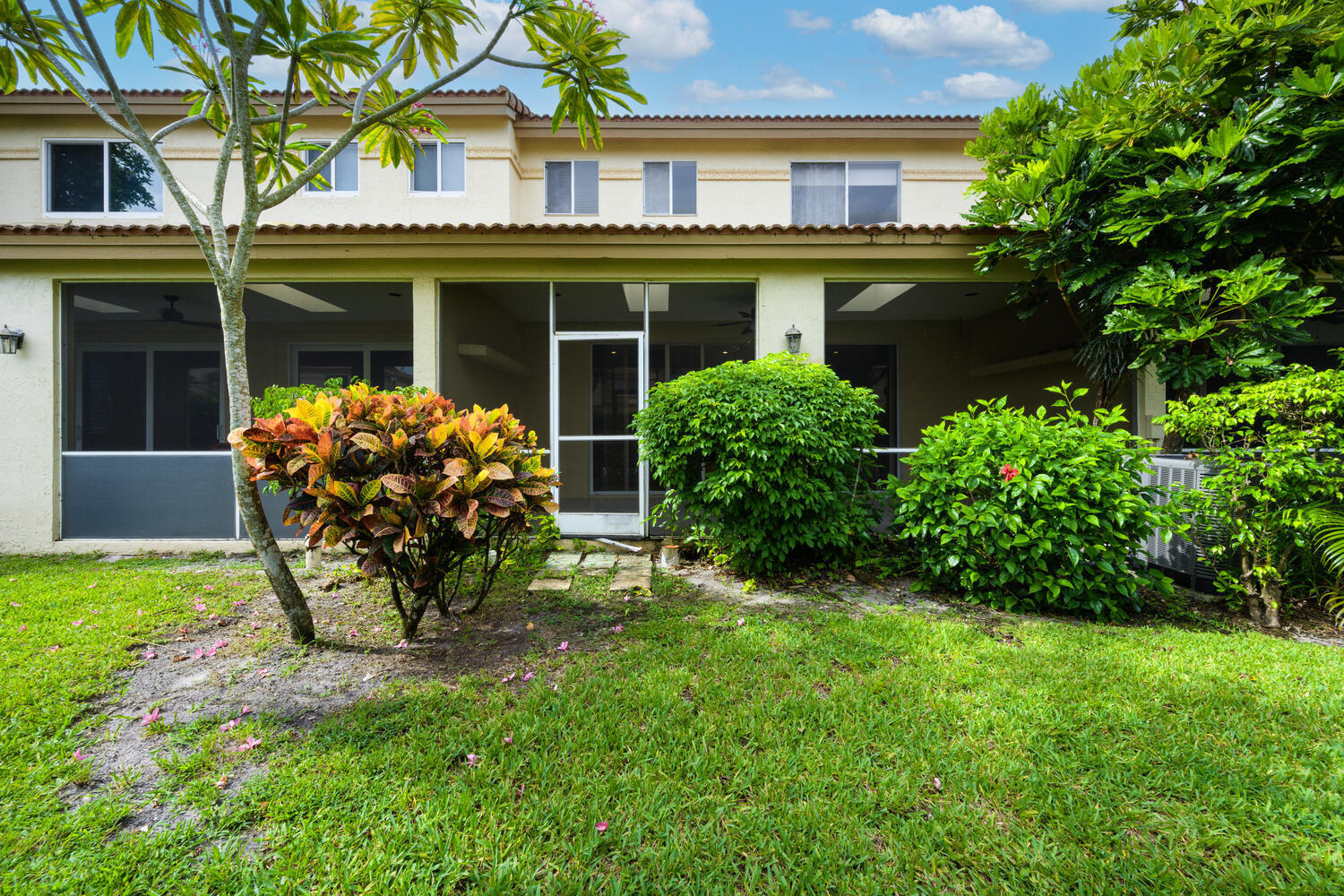 6817 Via Regina Boca Raton, FL 33433 - Photo 24 of 27 6817 Via Regina Boca Raton FL-large-011-