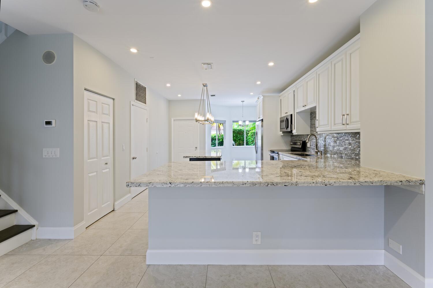 6817 Via Regina Boca Raton, FL 33433 - Photo 5 of 27 6817 Via Regina Boca Raton FL-large-001-