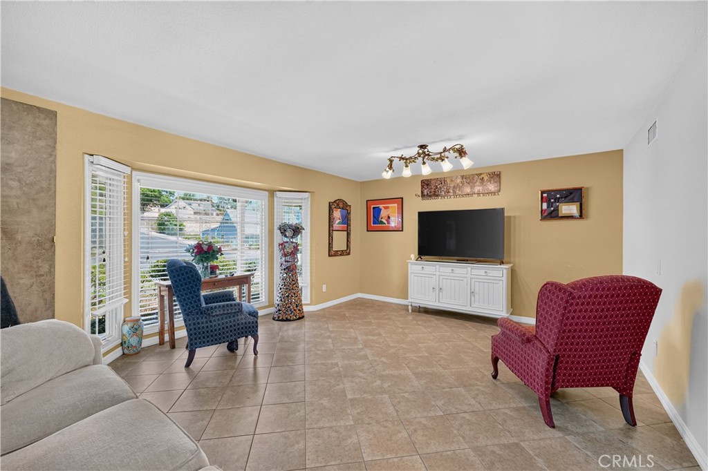 5444 Peacock Lane Riverside, CA 92505 - Photo 5 of 48 Gallery Image 5