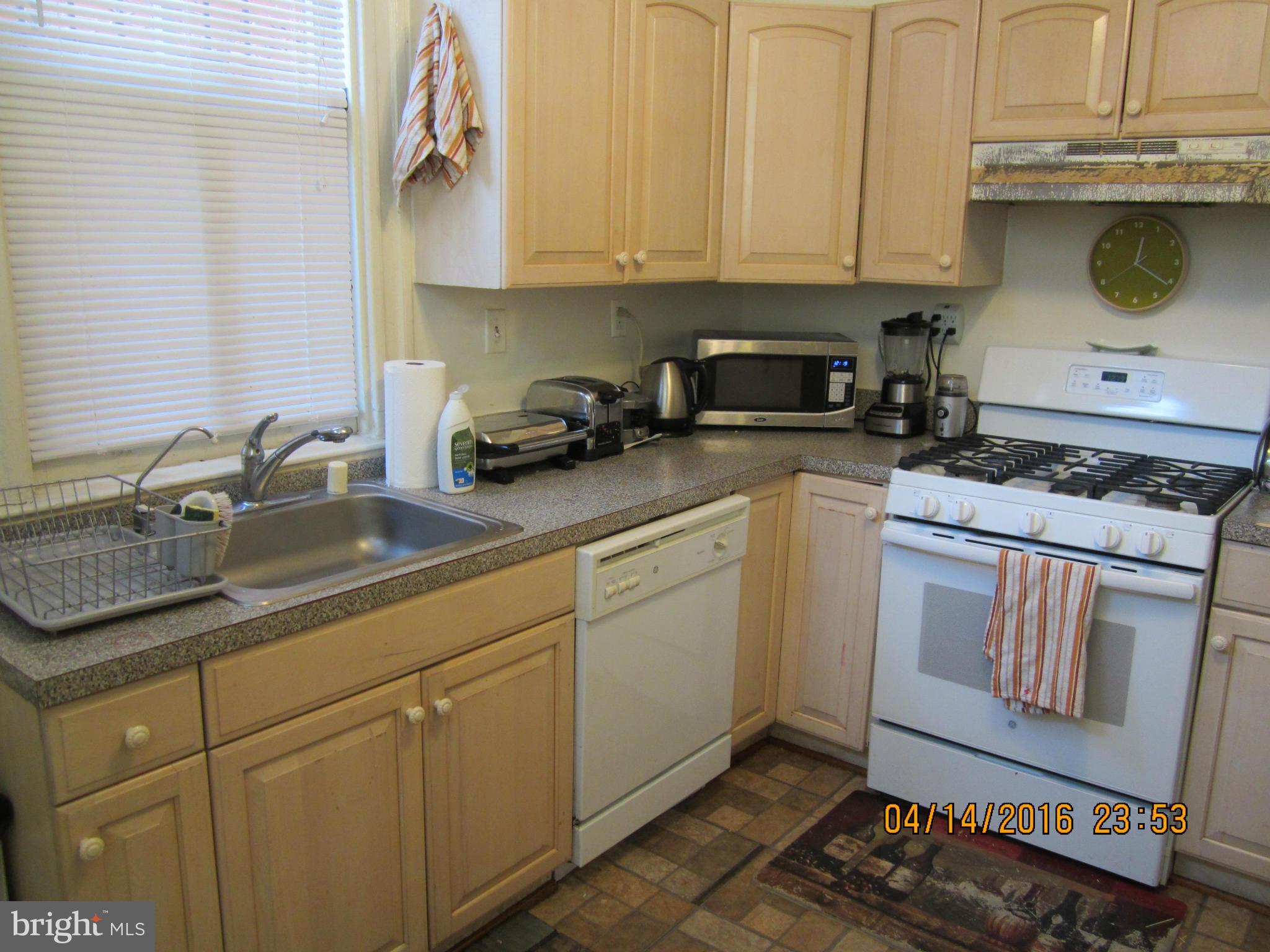 1623 33rd Street Northwest Washington, DC 20007 - Photo 6 of 10 Kitchen