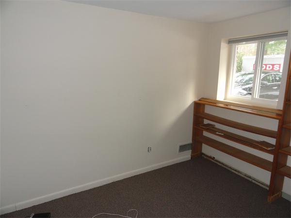 7 Holiday Road Wayland, MA 01778 - Photo 13 of 16
