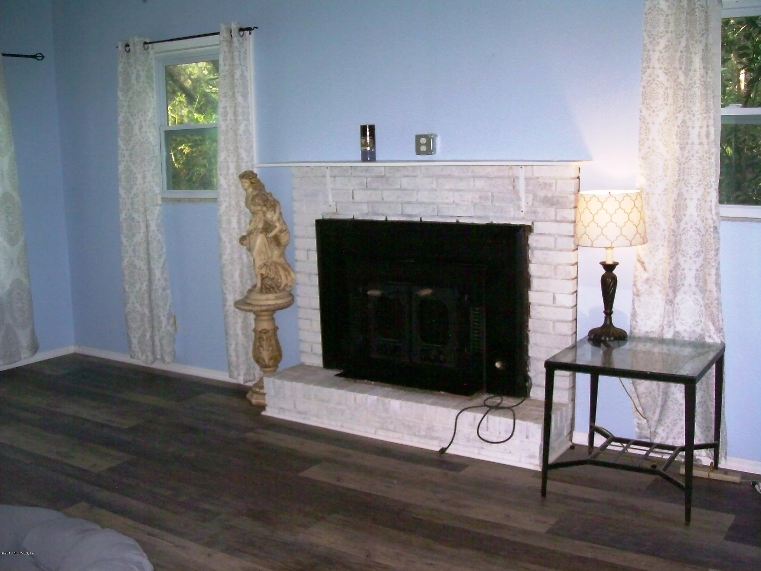 5480 Christian Camp Road Keystone Heights, FL 32656 - Photo 15 of 43 13) Living Room